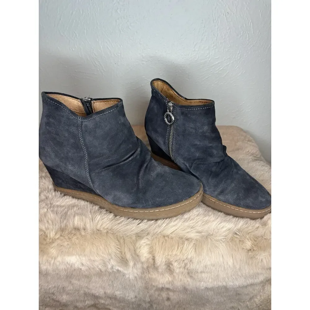 Sofft Siri Suede Waterproof Wedge Heel‎ Boot in Dark Blue Size 8.5
